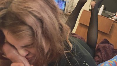 Umqala uDick, ipantyhose ekrazukileyo kunye nezithende ezikrazukileyo kumnandi ukudibana